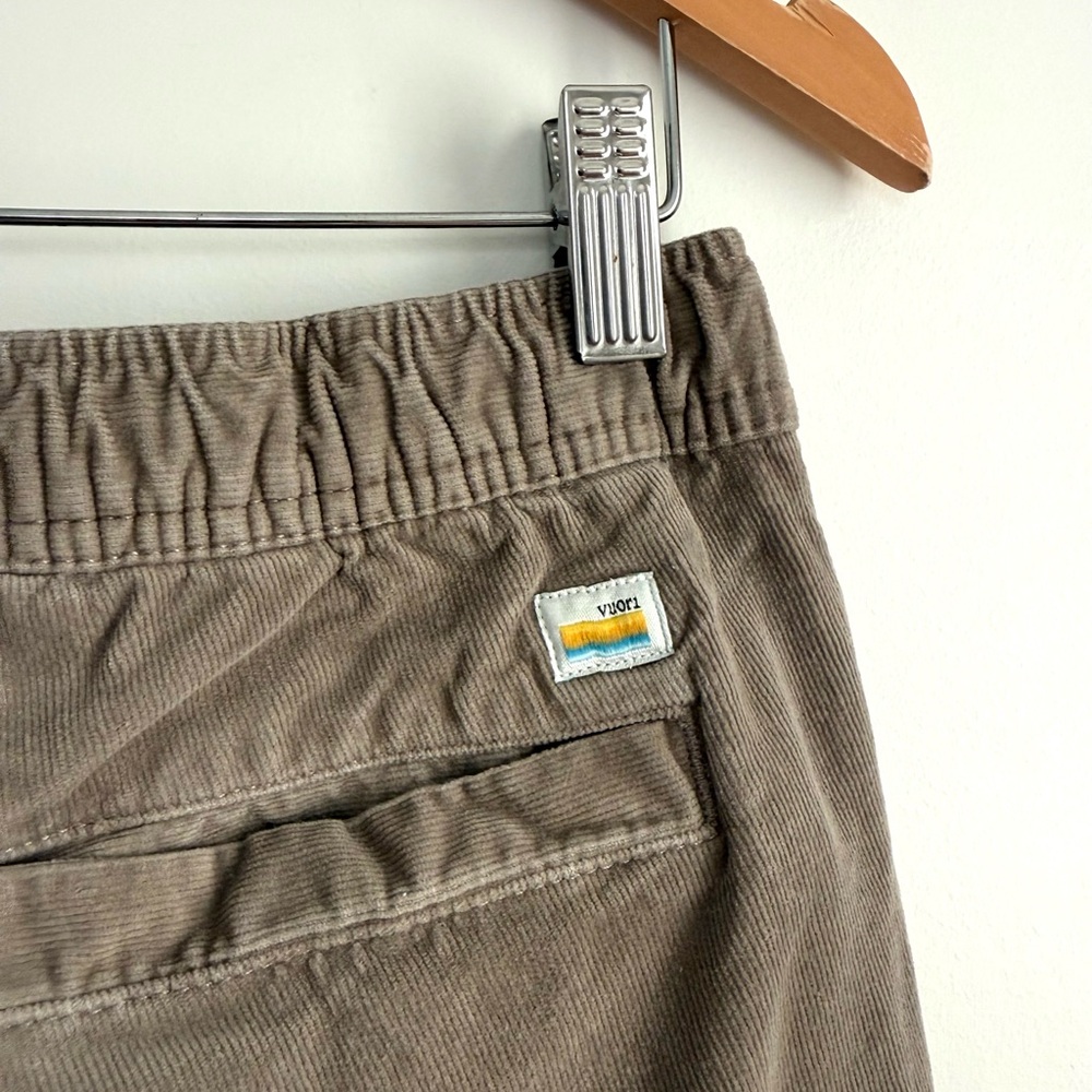 Vuori Optimist Men’s Corduroy Shorts in Walnut - Picture 9 of 11